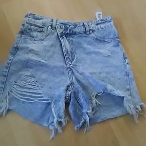 Criss-cross (fold over?) jean shorts